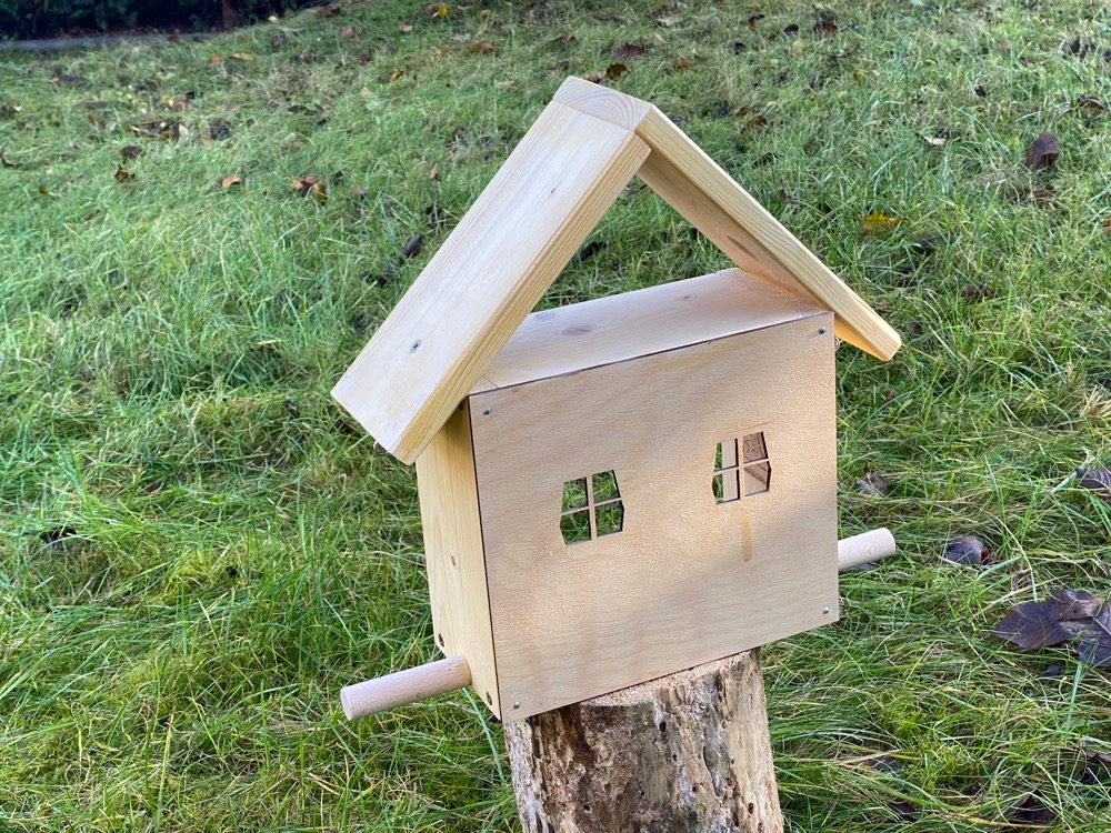 Ptačí krmítko Sweet Home Burton by LaserKing